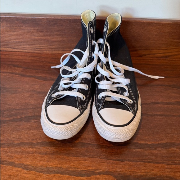 Converse Black High-Top Sneakers with White Laces - Picture 1 of 6